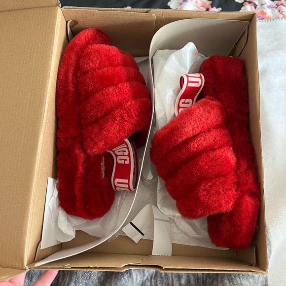 UGG Fluff Yeah - Picture 2 of 2